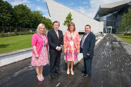 LEO Staff with Minister LEO Staff with Minister