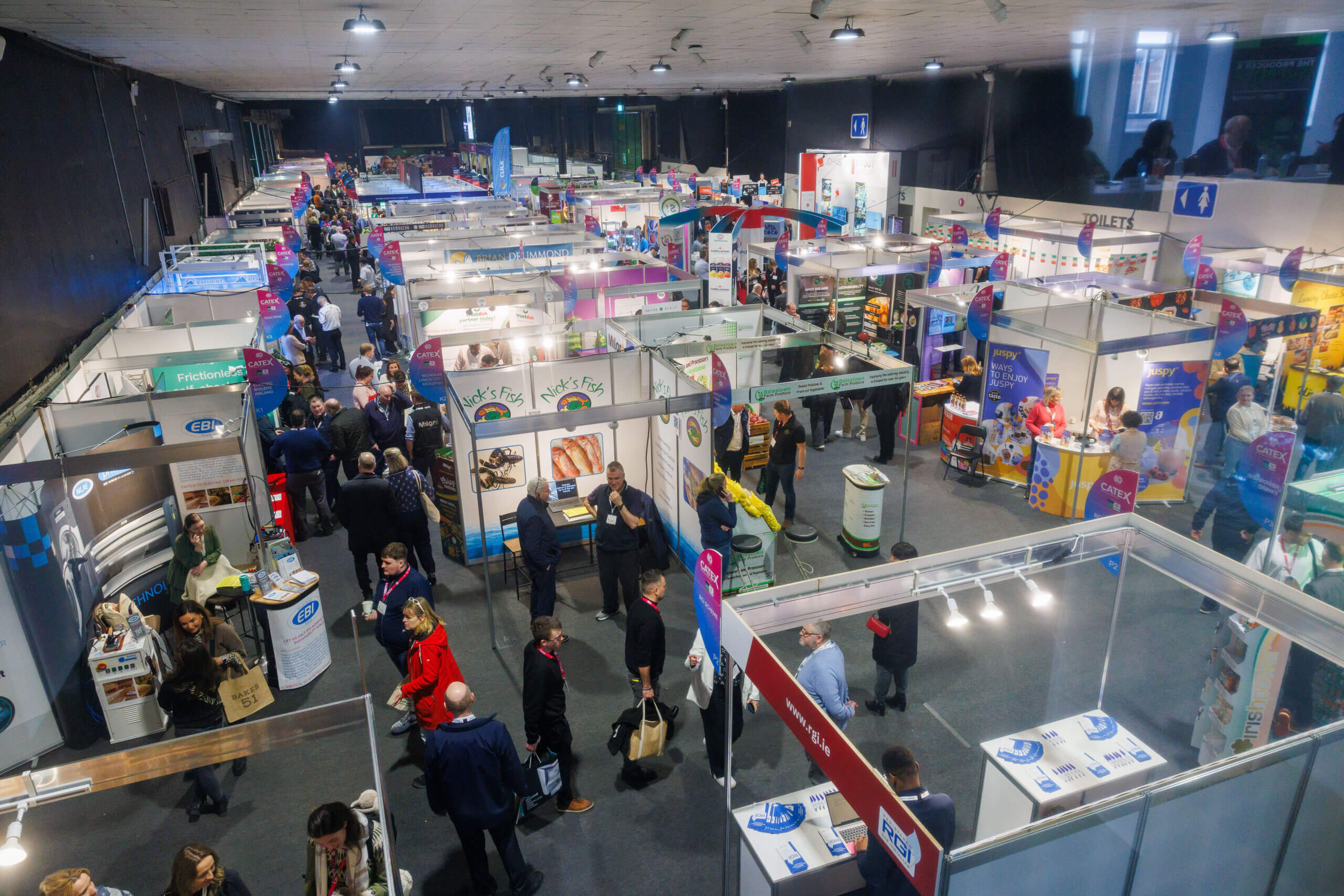 Stands-inside-CATEX