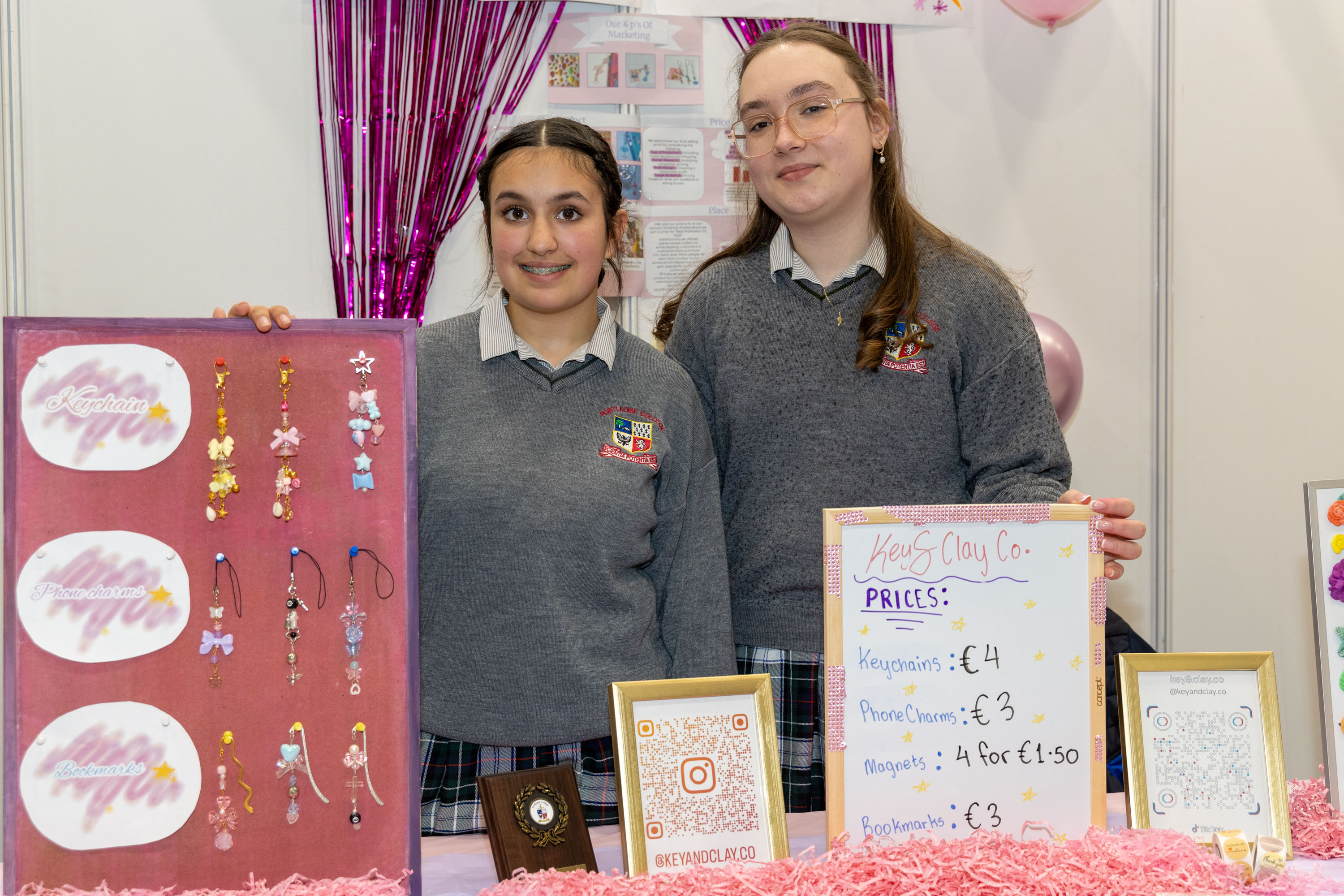 Photo 3 Junior Photo 3 Junior