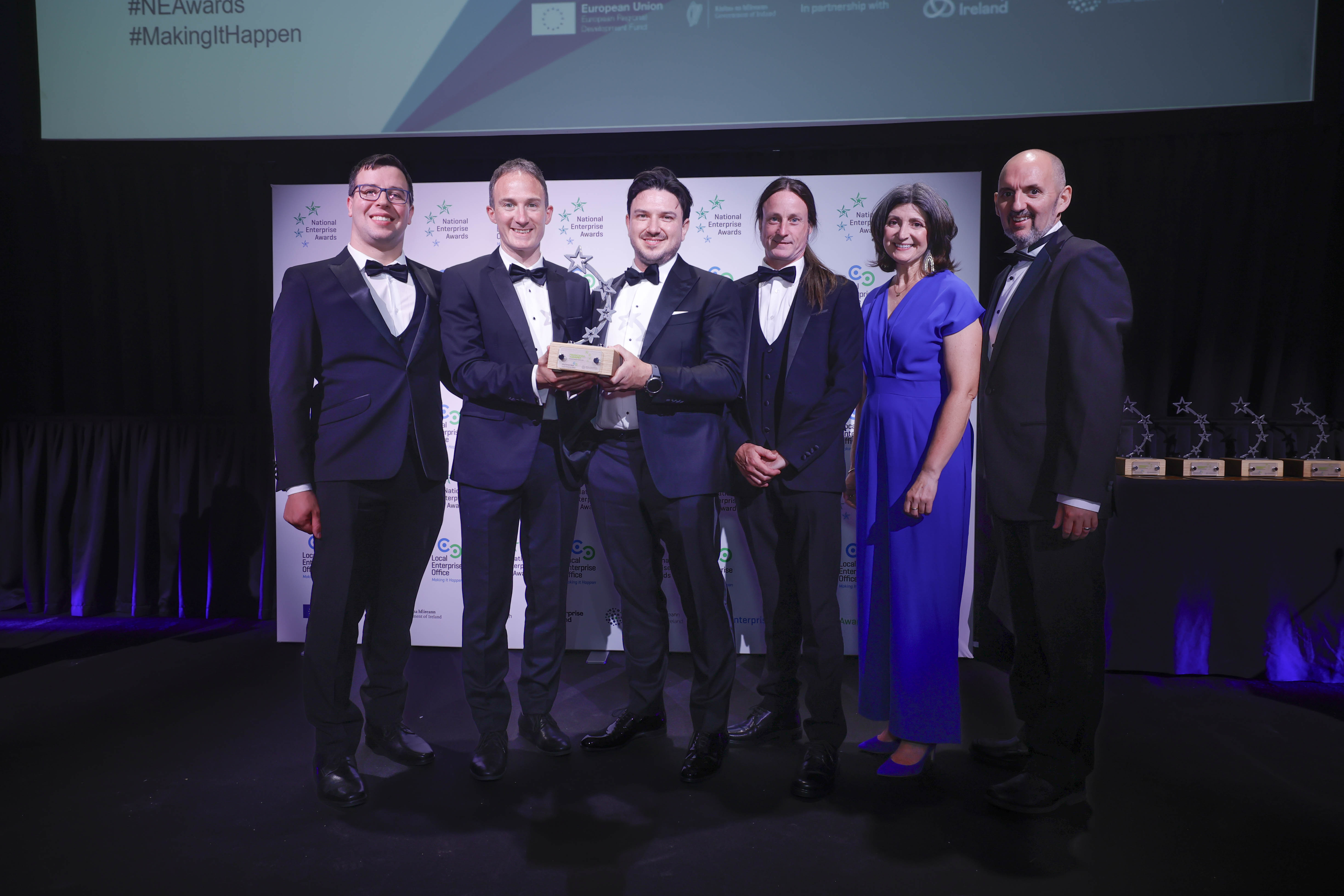 NEAs 2025_Minister presenting prize NEAs 2025_Minister presenting prize