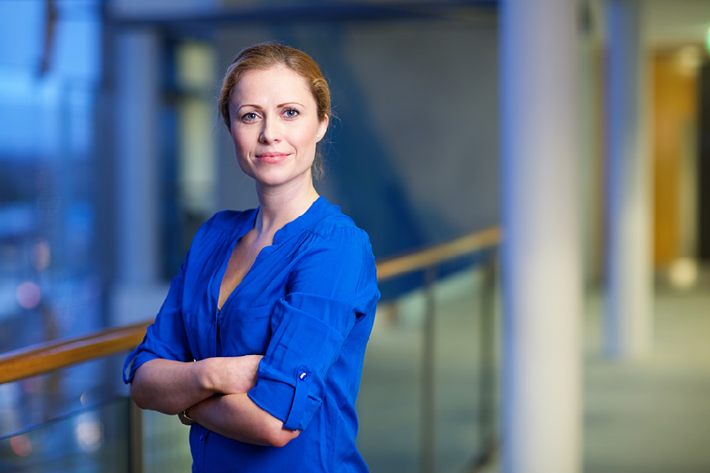 Businesswoman_arms_folded2 Businesswoman_arms_folded2
