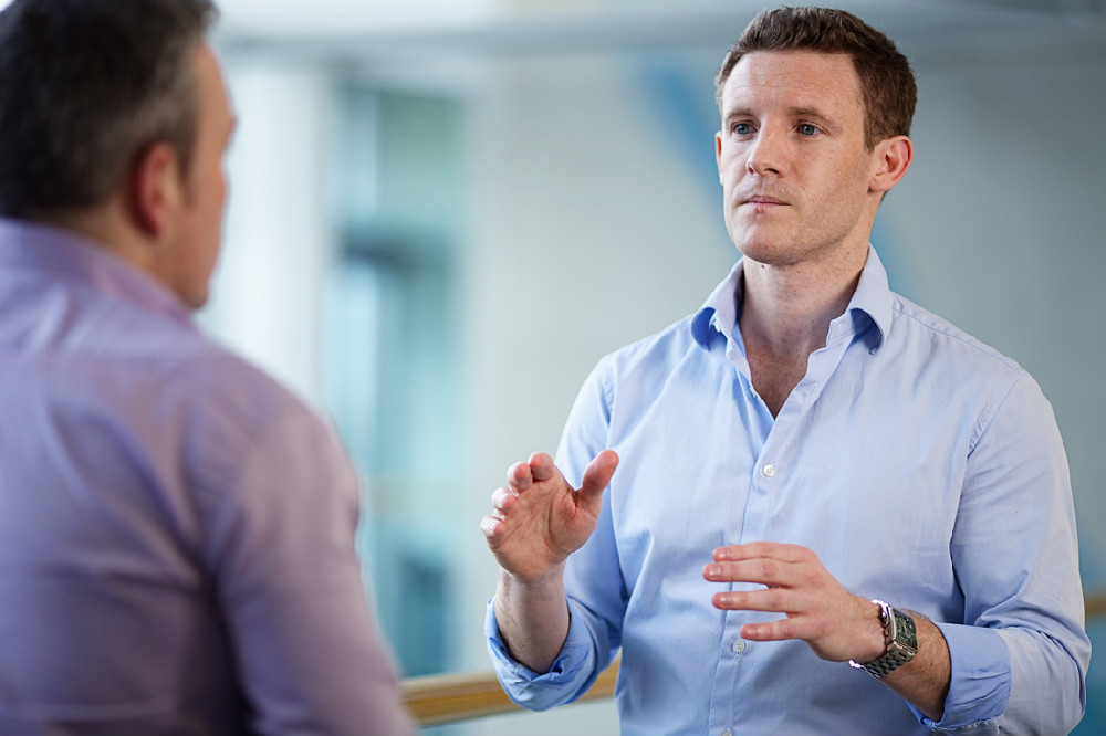 Man_explaining_idea Man_explaining_idea